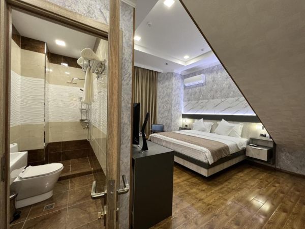 Hotel Ada