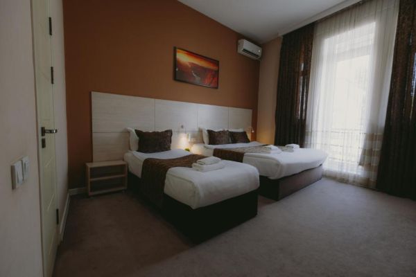 City Hotel