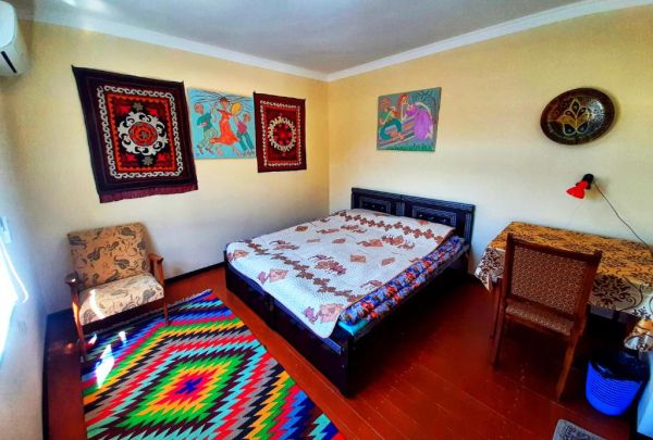 Art Guest House USTO
