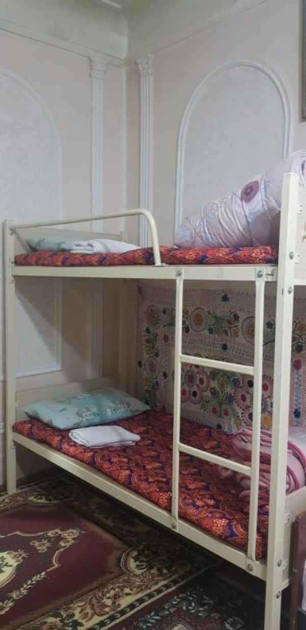 Kamolot Guesthouse