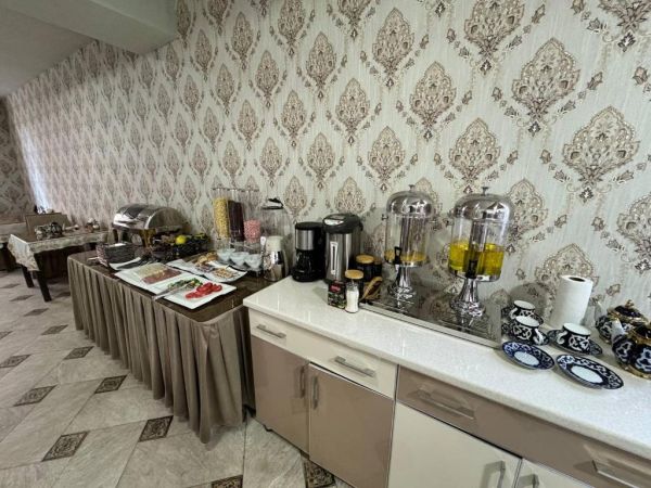 Qamar Hotel