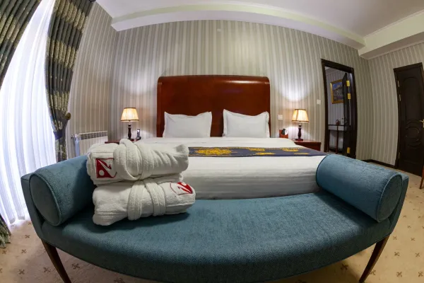 Zargaron Plaza Hotel