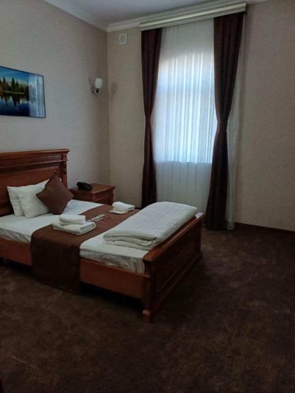 Maximum Hotel