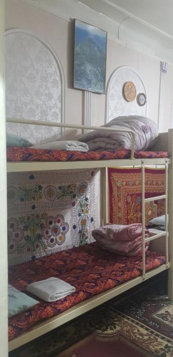 Kamolot Guesthouse