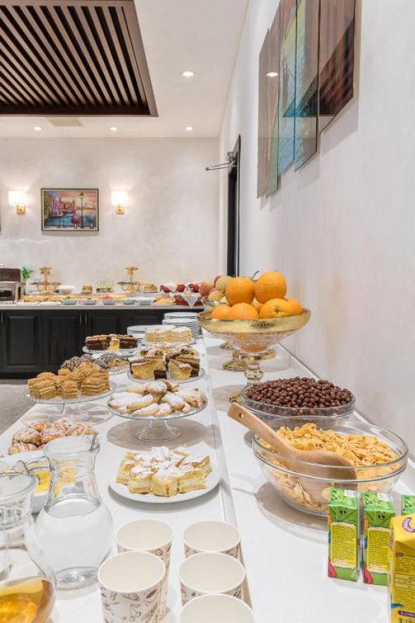 Kushbegi Plaza Hotel