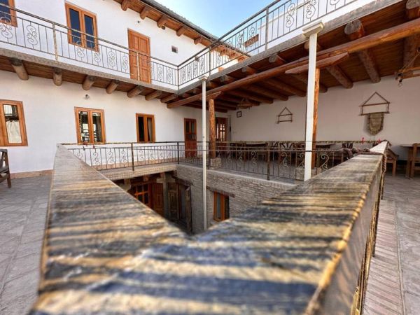 Sarrafon Guest House