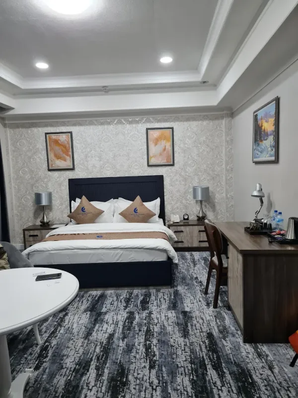 Tinchlik Plaza Hotel