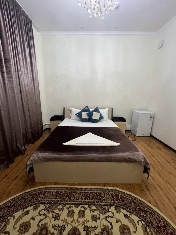 Ratmina Mehmonxonasi-Muinak