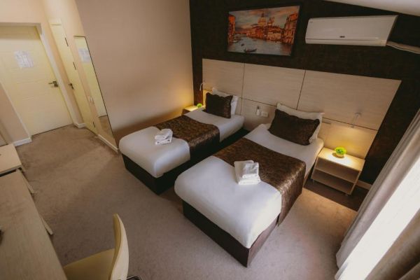 City Hotel