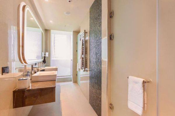 Lia! By Minyoun Stars Of Ulugbek