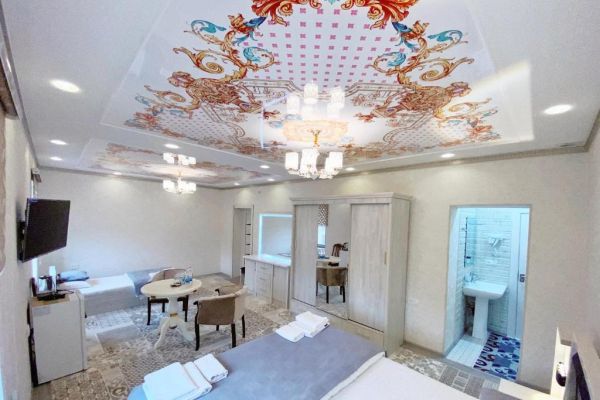 Nanosh East Hotel