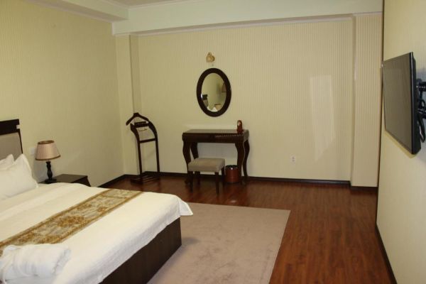 Zargaron Plaza Hotel