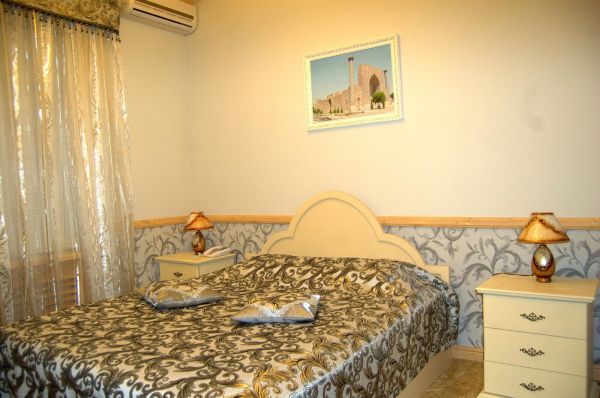 Hotel Billuri Sitora