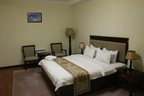 Zargaron Plaza Hotel