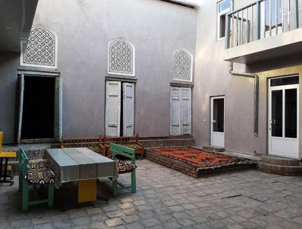 Art Guest House USTO