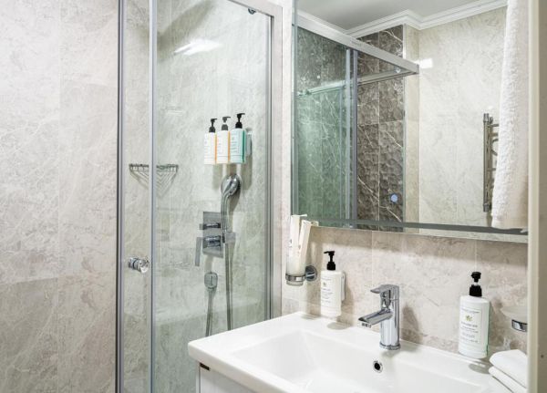 Zarafshon Parkside Hotel