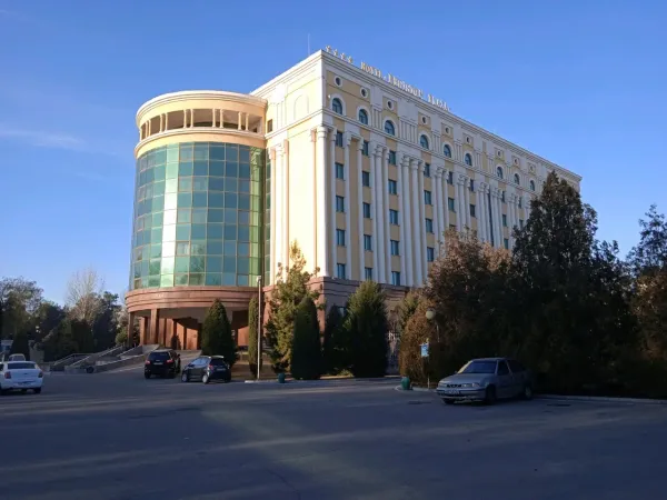 Registan Plaza