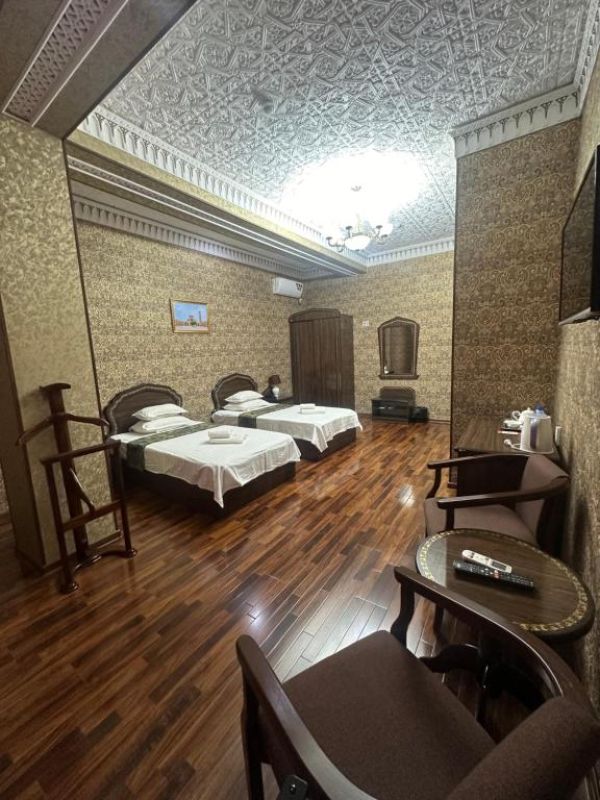 Sharq Plaza