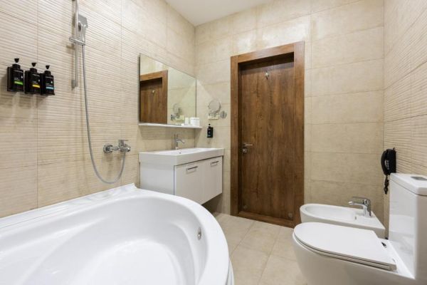 Shamsan Airport Hotel