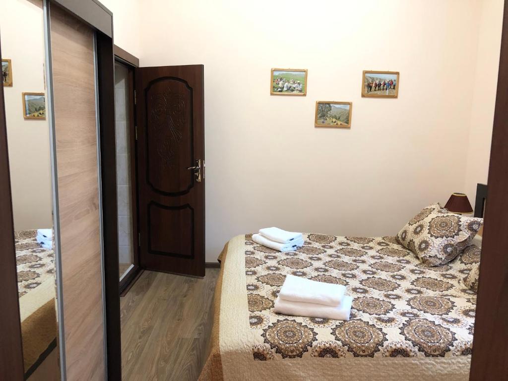 Saroy Guest house