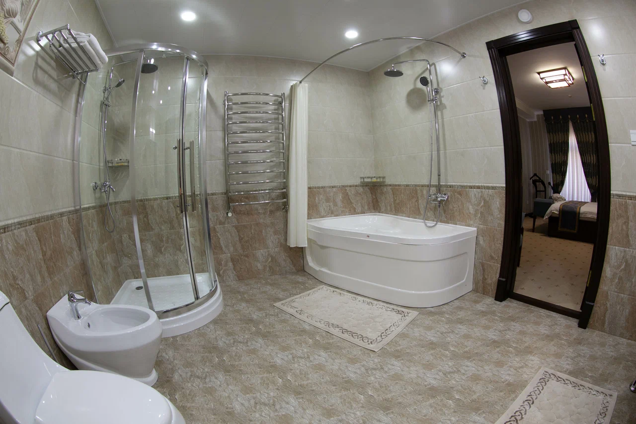 Zargaron Plaza Hotel
