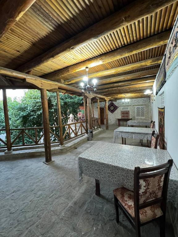 Ohun Caravan Sarai