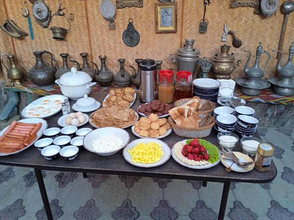 Zuhro guest House