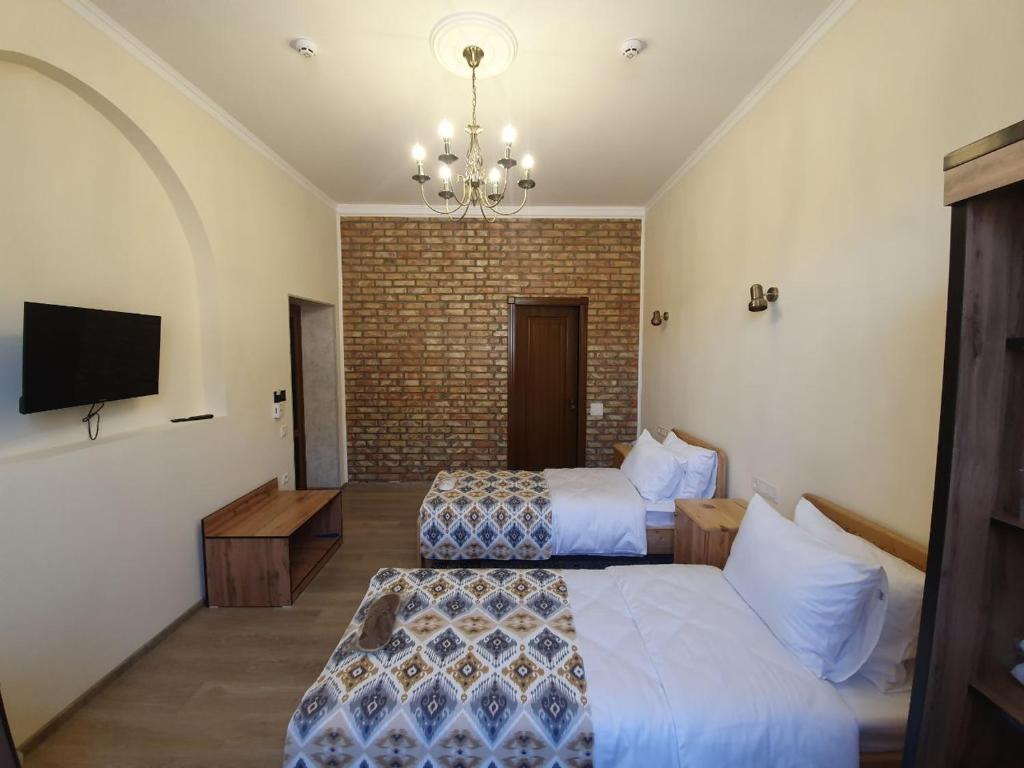 Chorsu Inn Guest House