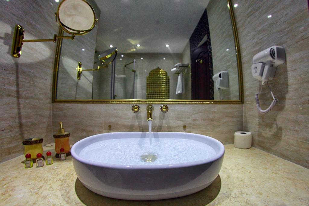 Emirkhan Hotel