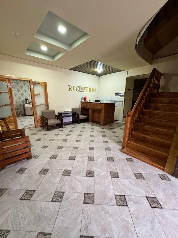 Qamar Hotel