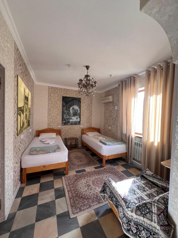 Rumi Hotel & Hostel