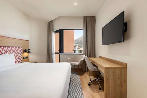 Ramada Encore By Wyndham Zomin