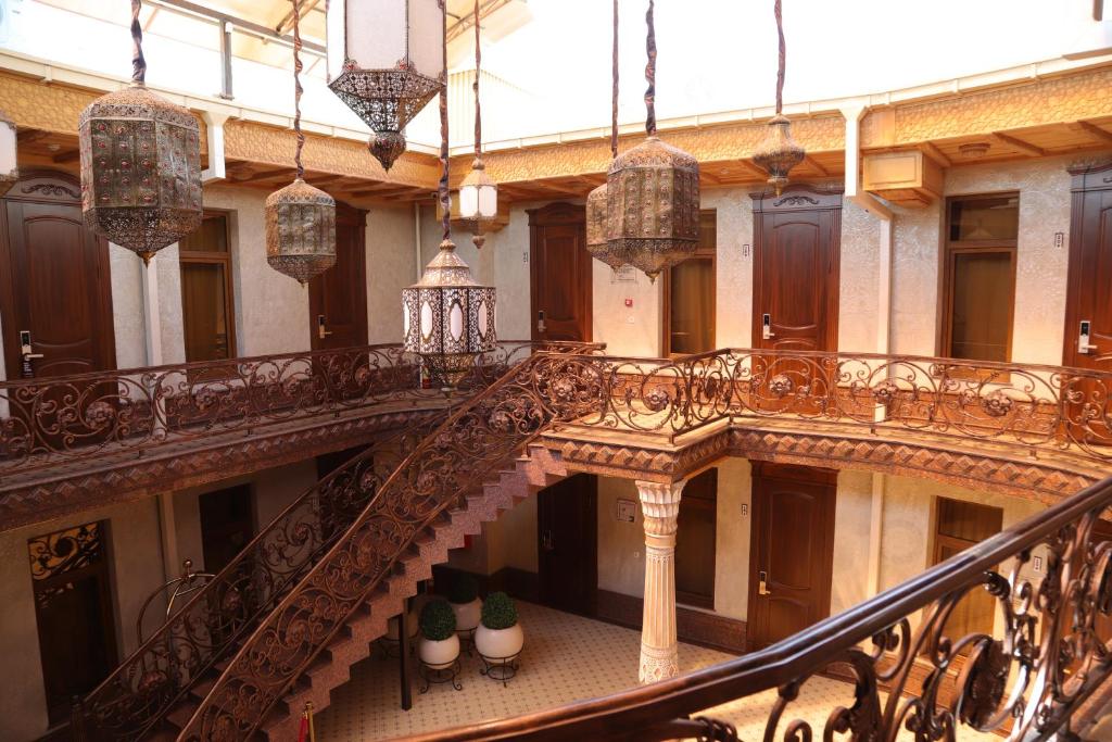 Sandhill Hotel