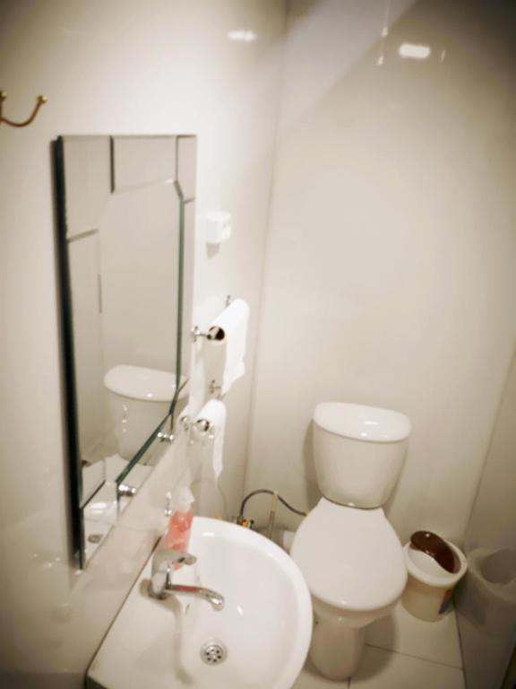 Khan Rooms
