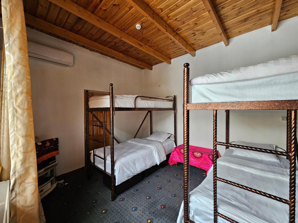 Sim-Sim Hostel & Backpackers Yousef Steel