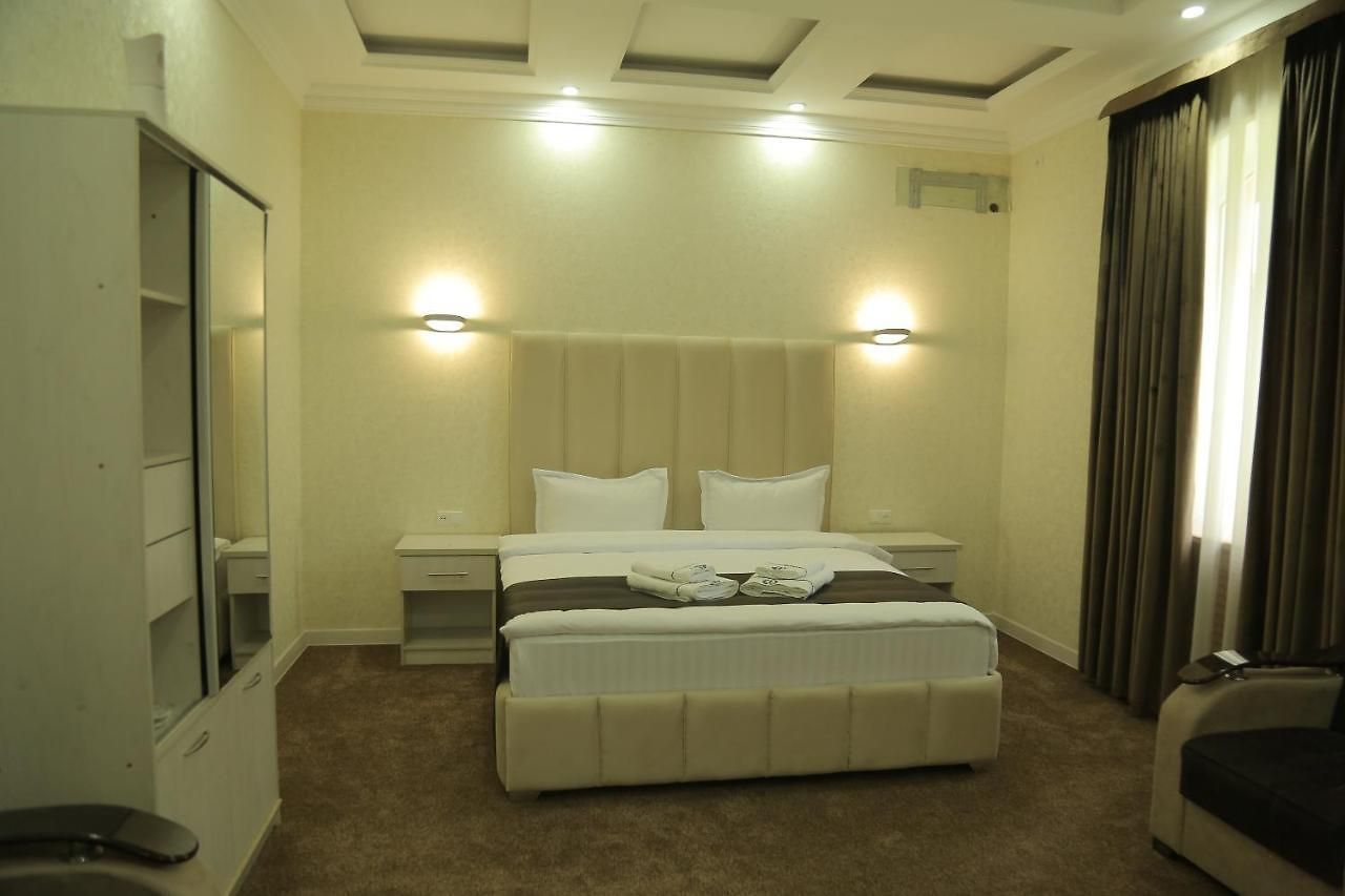 Hotel PARADISE
