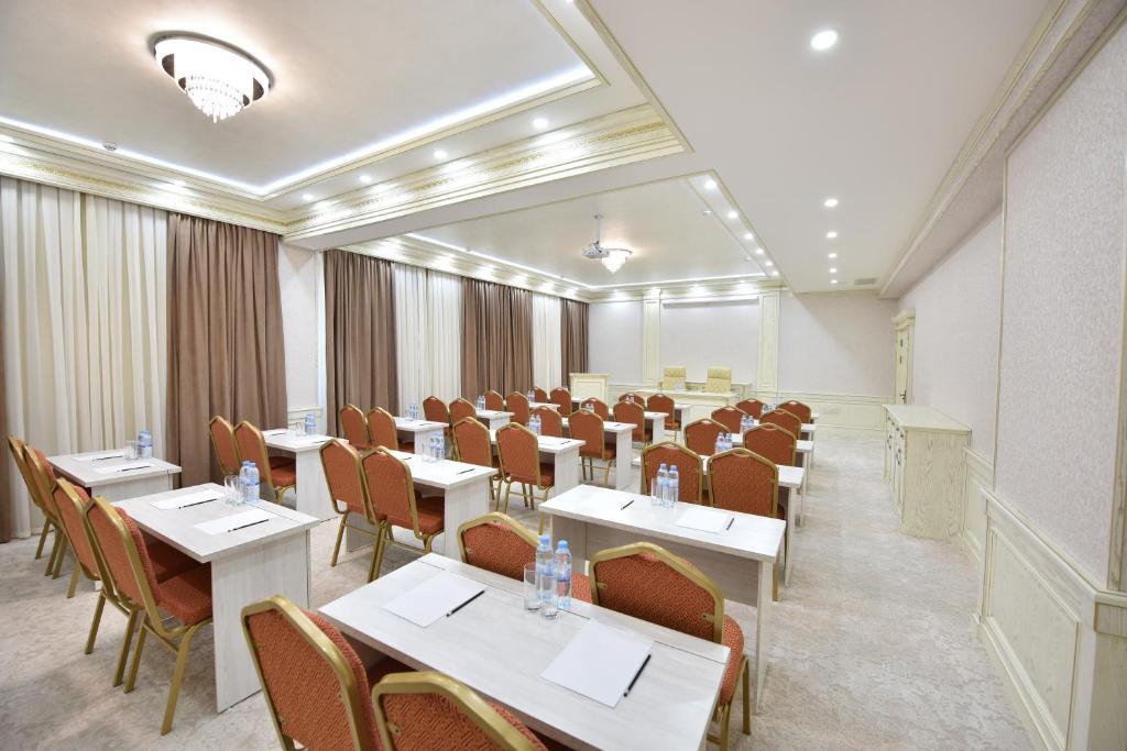 Kushbegi Plaza Hotel