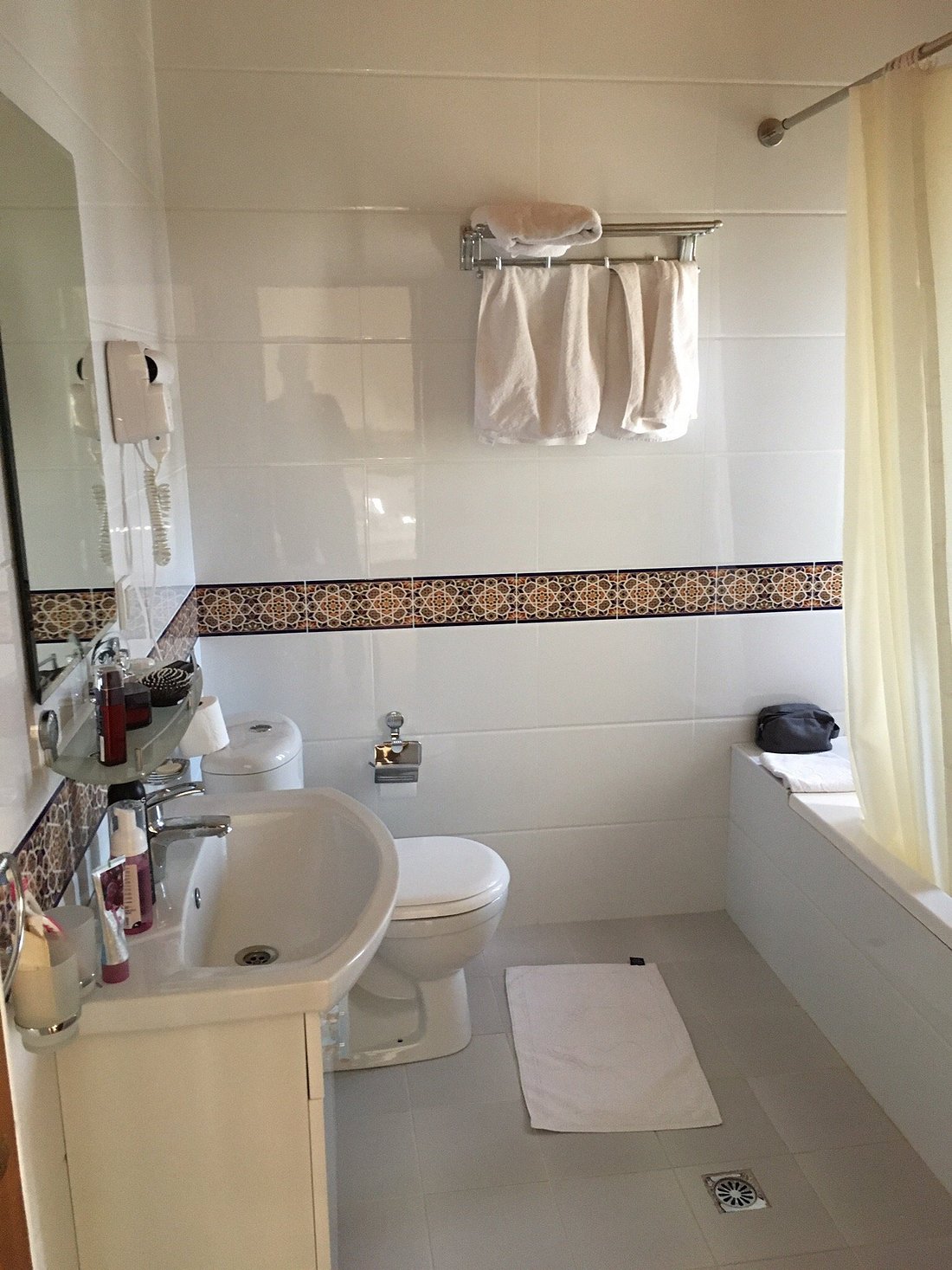 Fatima & Ibragim Hotel