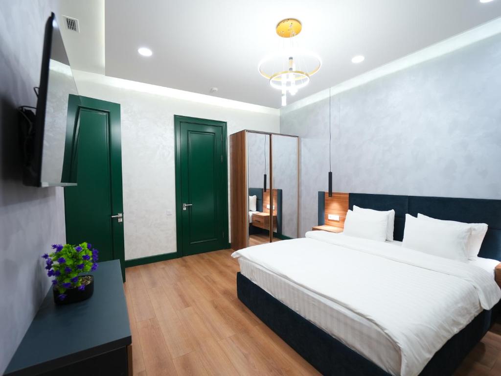 Avant Hotel Tashkent Pool&Terrace