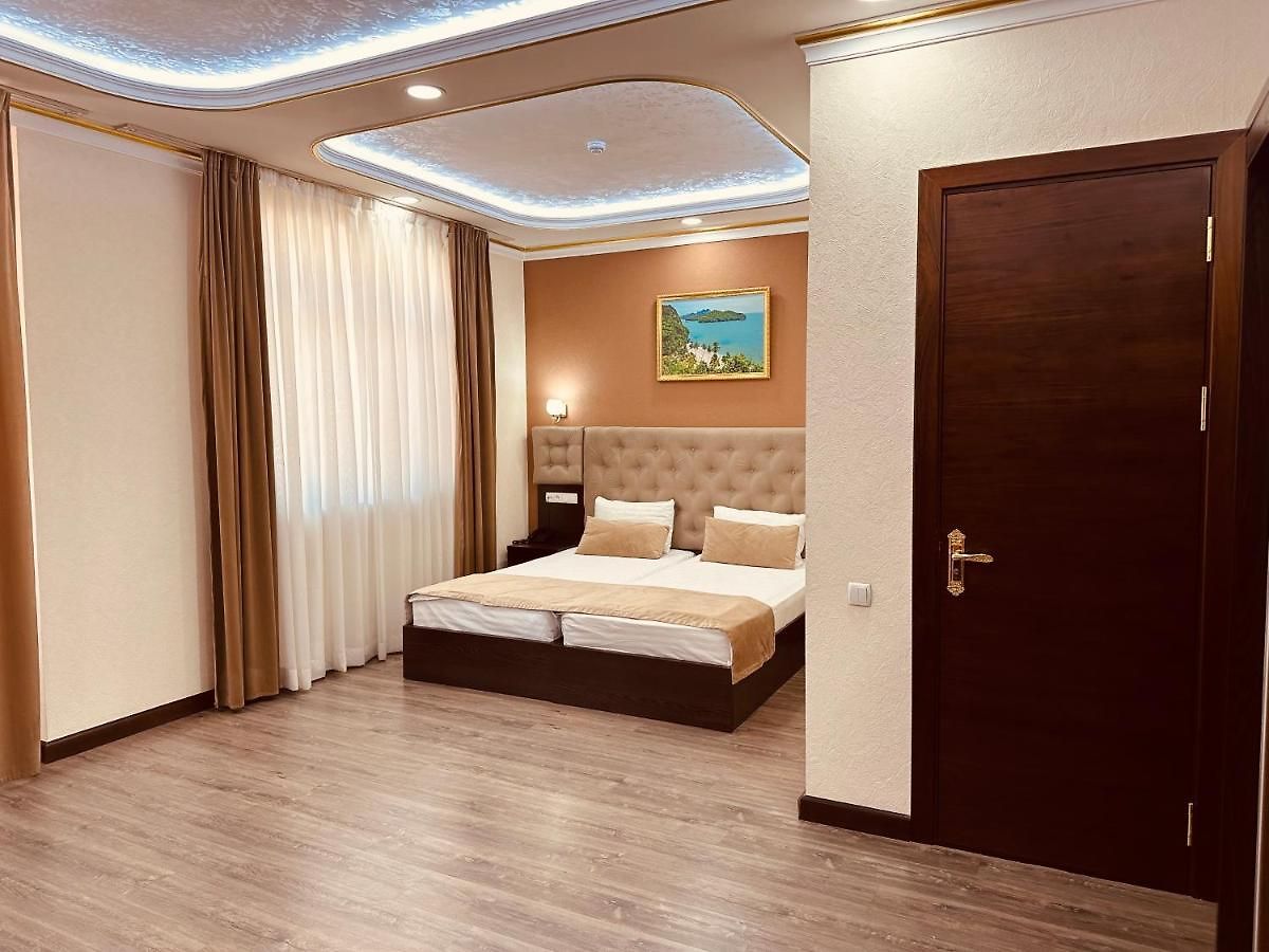The Grand Art Hotel