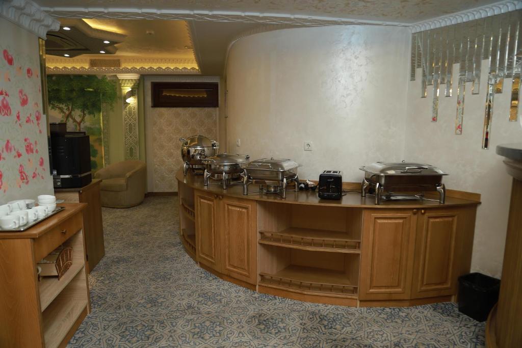Sandhill Hotel