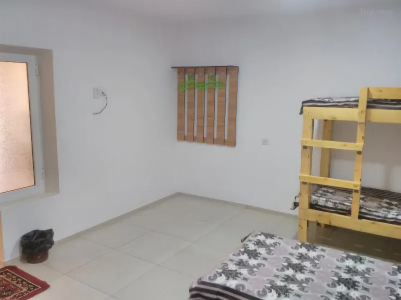 European Backpacker & Sakura Hostel