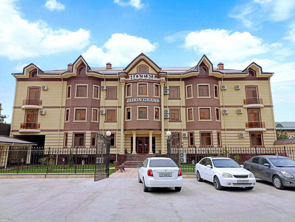 Hotel Jahon Grand