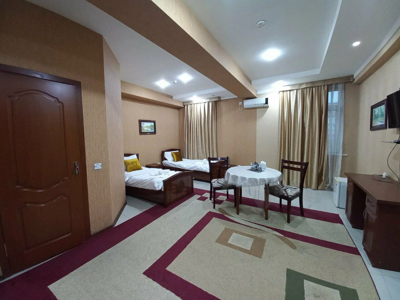 Al-Farobiy Hotel