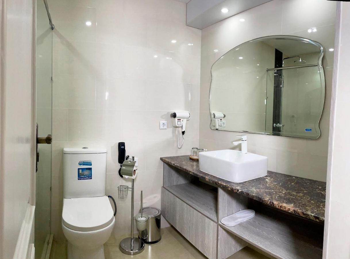 Atrium Hotel