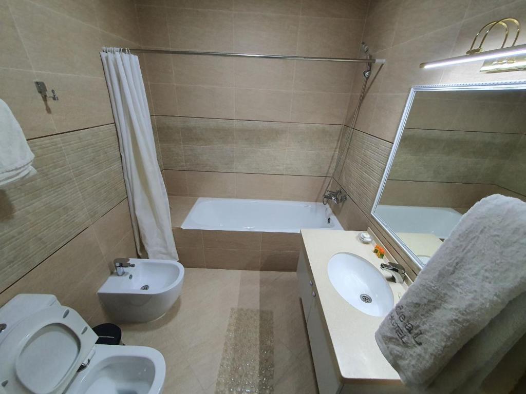 Ideal Hotel