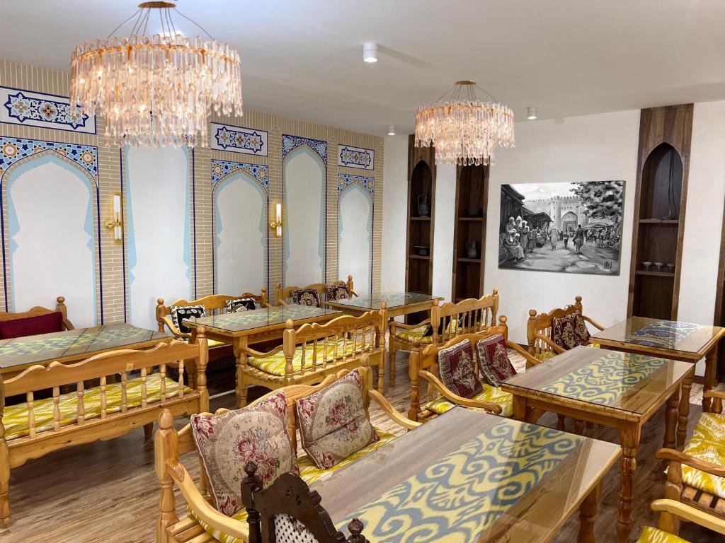 Rumi Hotel & Hostel
