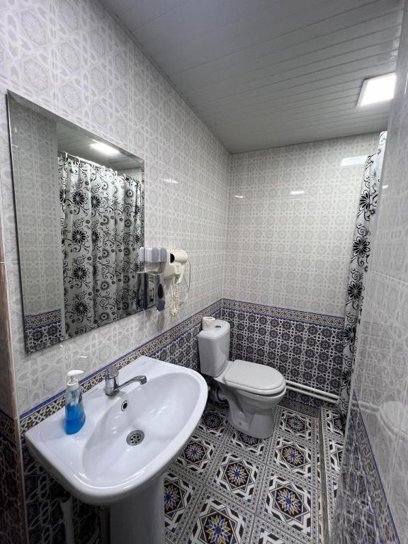 Rumi Hotel & Hostel