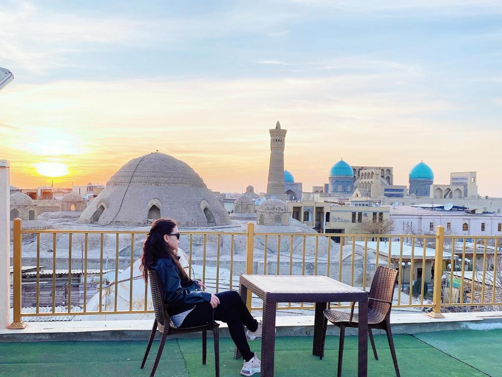 Nanosh East Hotel