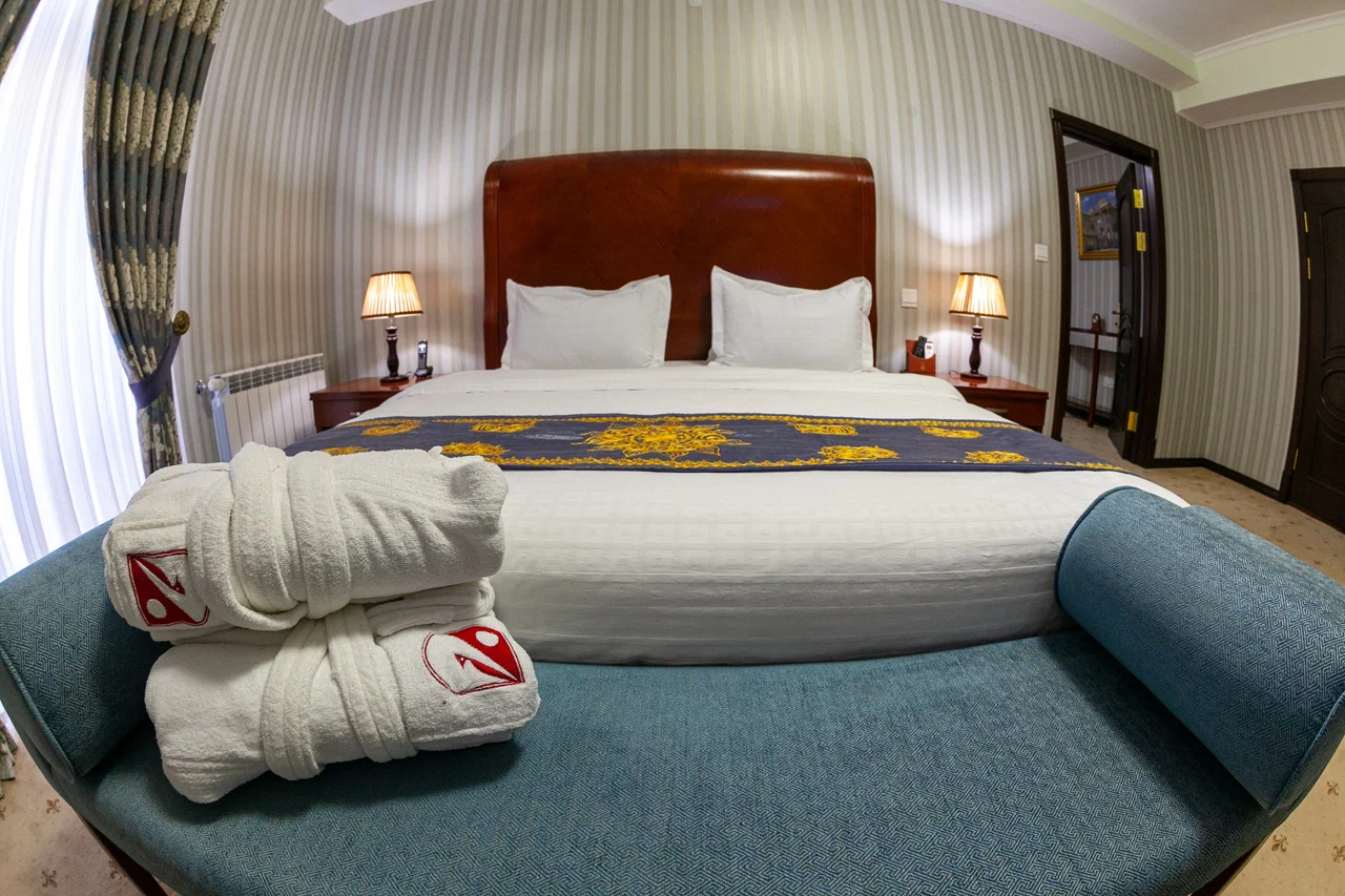 Zargaron Plaza Hotel